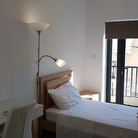 Sunrise Suites, Apt. 2